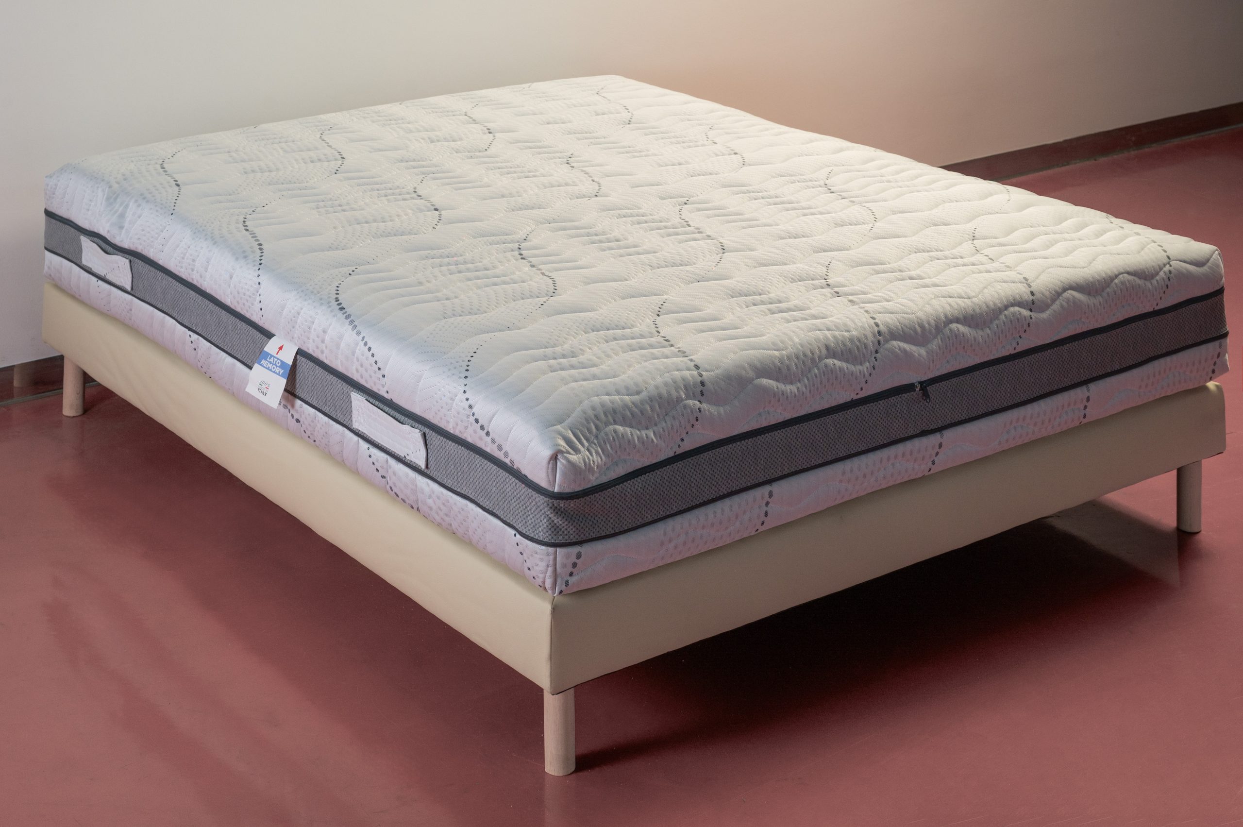 Materasso matrimoniale a molle insacchettate e memory foam – Modello Venezia
